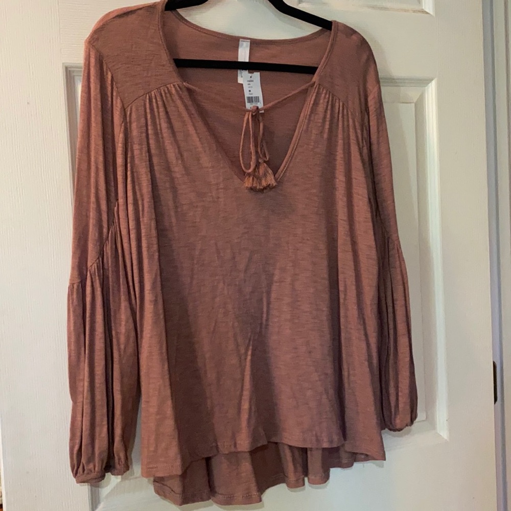 Boho pretty top with front tassels